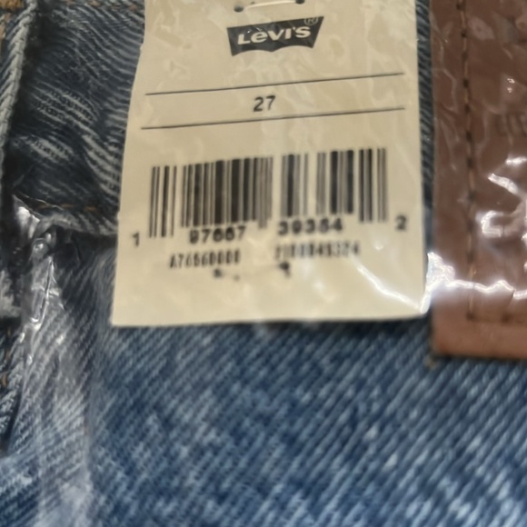 Levi’s 80s mom shorts with front patch pockets - Picture 2 of 2